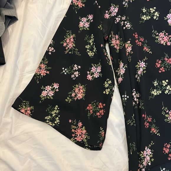 Floral blouse - Picture 4 of 4